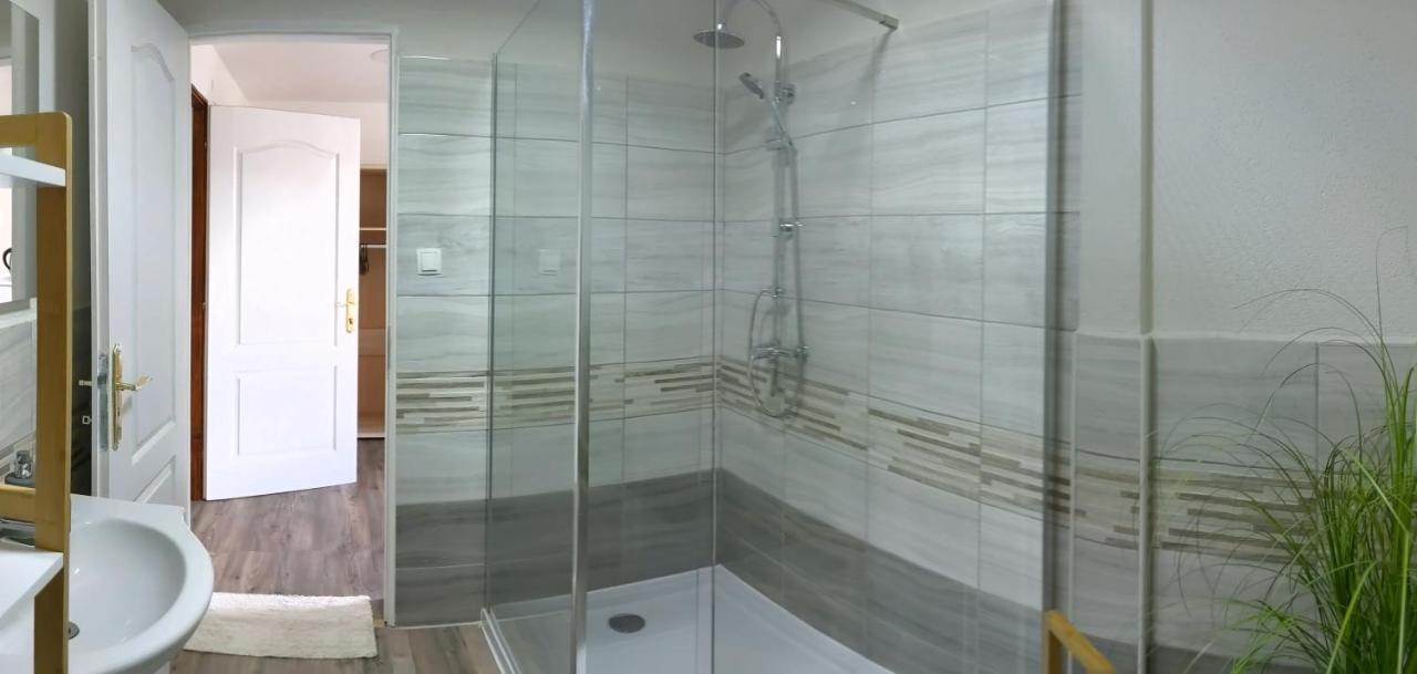 Margareta Etterem Es Vendeghaz Gasthaus Balatonbereny Luaran gambar